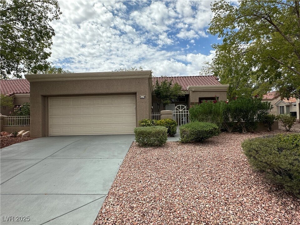 2419 Desert Glen Dr in Las Vegas, NV - Building Photo