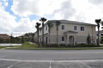 2574 SW 81st Terrace in Miramar, FL - Building Photo - Building Photo