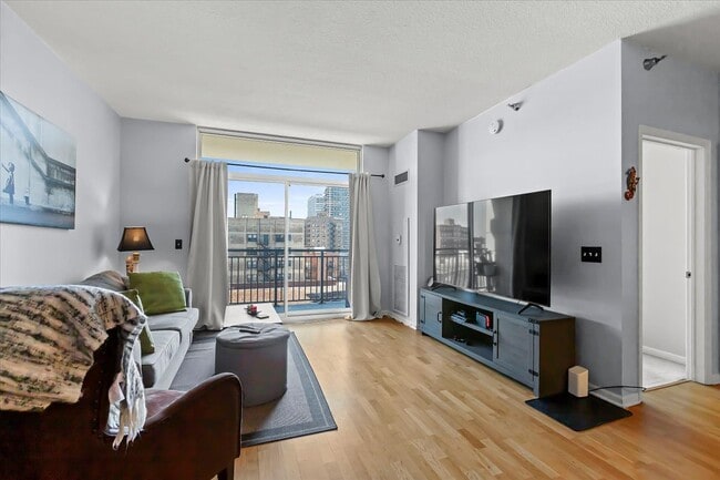 property at 1134 W Granville Ave