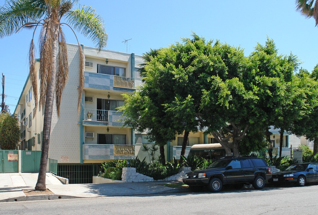 North Hayworth Apartments in Los Angeles, CA - Foto de edificio
