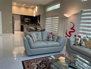 10101 NW 5th St in Plantation, FL - Building Photo - Building Photo