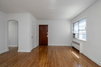 Llanberris Apartments in Bala Cynwyd, PA - Foto de edificio - Interior Photo