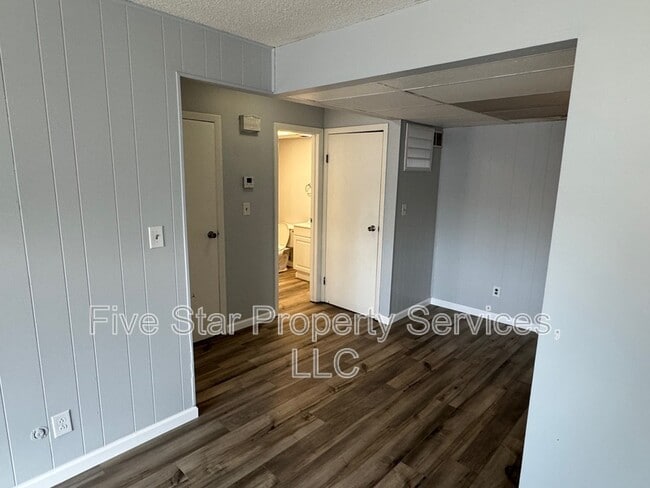 201 W Allen St in Springfield, IL - Building Photo - Building Photo