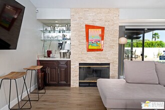 2342 N San Gorgonio Rd in Palm Springs, CA - Building Photo - Building Photo