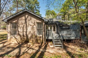200 W Woodcroft Pkwy in Durham, NC - Building Photo