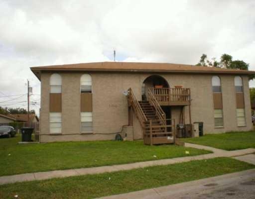 3618 Crestbrook Ct in Corpus Christi, TX - Foto de edificio - Building Photo