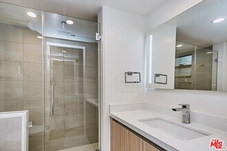 328 N Maple Dr in Beverly Hills, CA - Building Photo - Building Photo