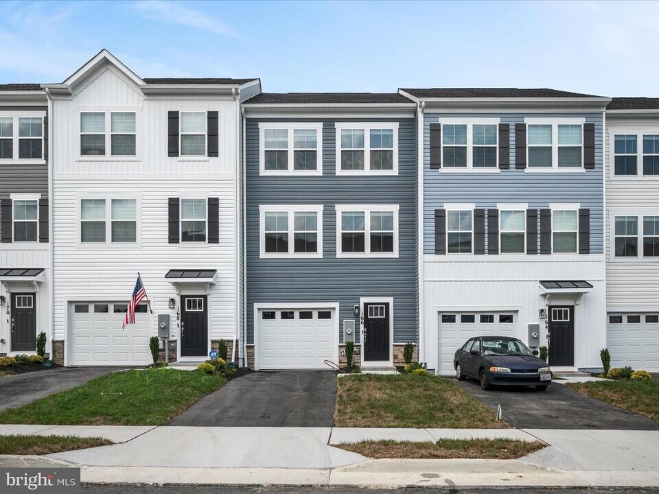 166 Munsee Cir in Winchester, VA - Building Photo