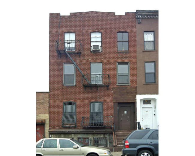 555 Union St in Brooklyn, NY - Building Photo - Building Photo