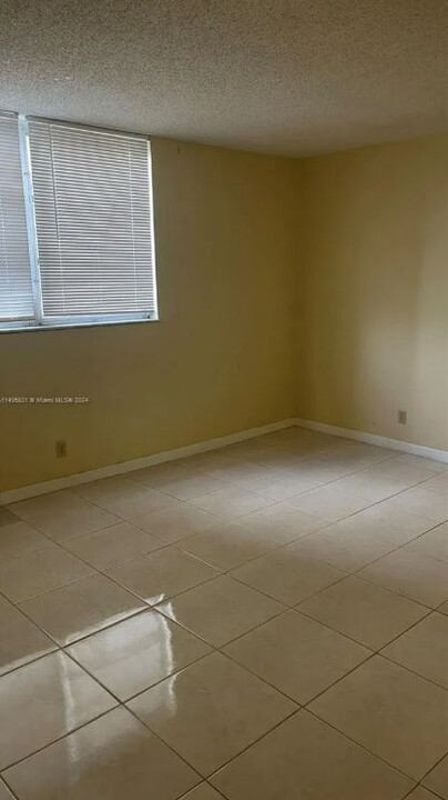 408 NW 68th Ave, Unit 205 in Plantation, FL - Building Photo