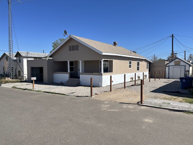 407 La Mesa Way, Unit 5-203 in Needles, CA - Building Photo - Building Photo