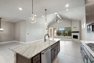 904 Naranjo Dr in Georgetown, TX - Foto de edificio - Building Photo