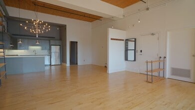 426-426 Queen St E in Toronto, ON - Building Photo - Building Photo