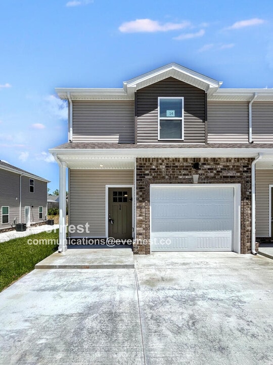 3385 Polly Dr in Clarksville, TN - Building Photo