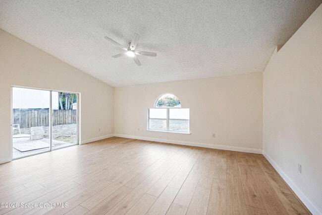 320 Wisteria Ave NW in Palm Bay, FL - Building Photo - Building Photo