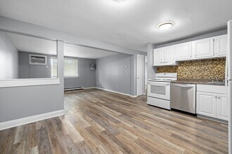 Mead Meadows Apartments in North Tonawanda, NY - Building Photo - Building Photo