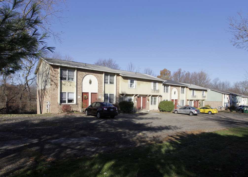 421-435 Heritage Ave in Canal Fulton, OH - Building Photo