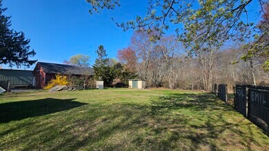 35 Meadow Rd in Clinton, CT - Building Photo - Building Photo
