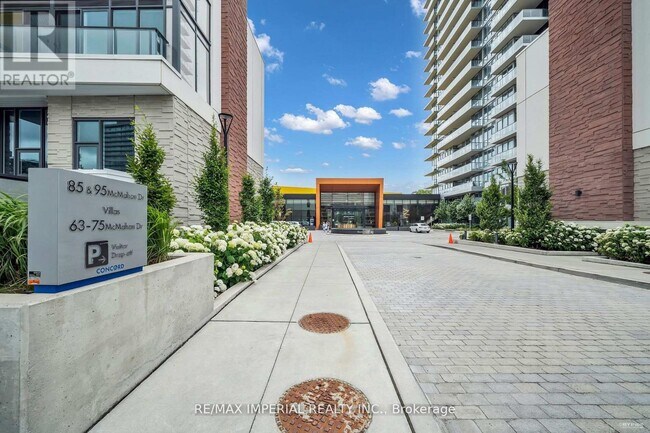85-1885 McMahon Dr in Toronto, ON - Building Photo - Building Photo
