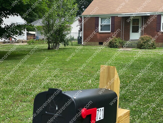 721 Blackstone Ave in Nashville, TN - Building Photo - Building Photo