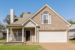 6713 Ascot Dr in Nashville, TN - Building Photo