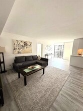 17011 N Bay Rd, Unit 814 in Sunny Isles Beach, FL - Building Photo - Building Photo