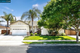 1608 Dupre Way in Brentwood, CA - Building Photo - Building Photo