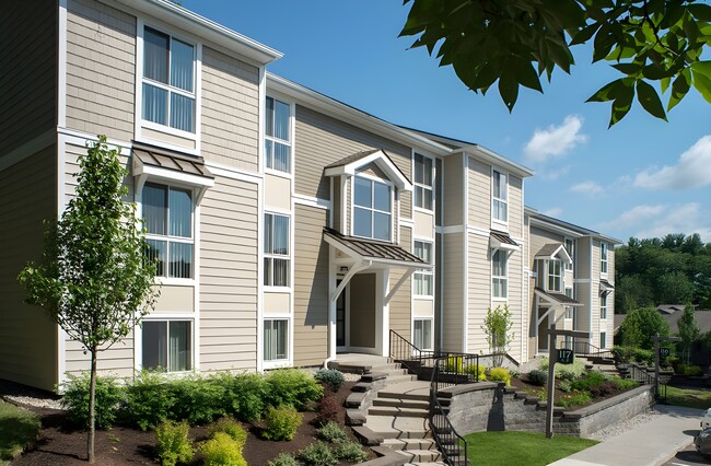 Regency Park Apartments in Guilderland, NY - Building Photo - Building Photo