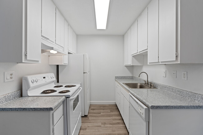 Marigold Lane Apartments in Sacramento, CA - Building Photo - Interior Photo