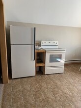 455 9th St, Unit Upper in Red Wing, MN - Building Photo - Building Photo