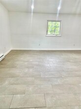 256 Hooker Ave-Unit -2 in Poughkeepsie, NY - Building Photo - Building Photo