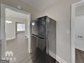 1284 Westmont Rd SW in Atlanta, GA - Foto de edificio - Building Photo