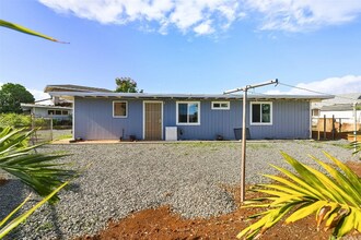 1425 Kawelu St in Pearl City, HI - Foto de edificio - Building Photo