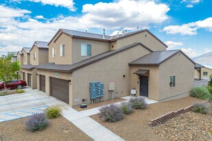 Vista Bosque in Rio Rancho, NM - Building Photo