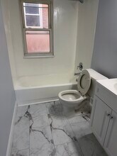 3426 Woodburn Ave in Cincinnati, OH - Building Photo - Building Photo