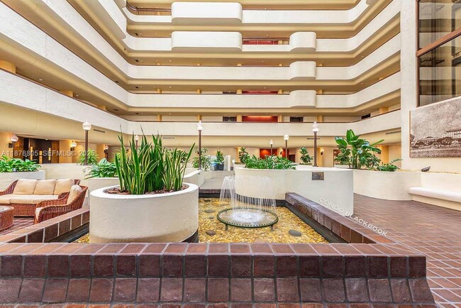 600 Biltmore Way in Coral Gables, FL - Building Photo - Building Photo