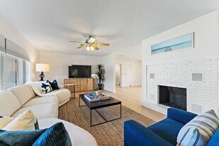 4300 Washington Rd in West Palm Beach, FL - Building Photo