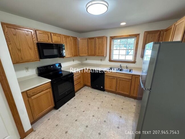 32 Emerson Mill Rd in Hampden, ME - Building Photo - Building Photo
