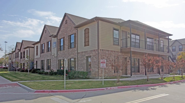 Talon I in Denton, TX - Building Photo - Building Photo
