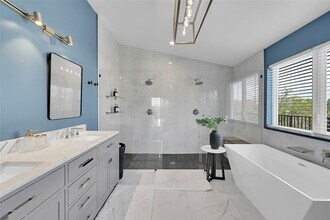 640 NE 17th Way in Fort Lauderdale, FL - Foto de edificio - Building Photo