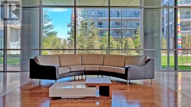 66 Forest Manor Rd in Toronto, ON - Building Photo - Building Photo