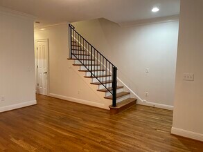 4226 Hillsboro Pike in Nashville, TN - Foto de edificio - Building Photo