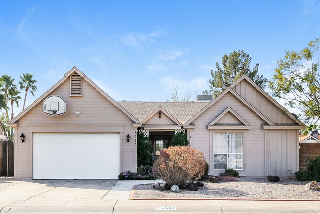 6533 W Grandview Rd