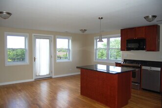 2501 W Bryn Mawr Ave in Chicago, IL - Building Photo - Building Photo