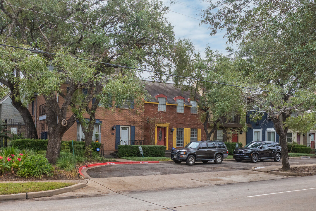 Westbury Square Townhomes in Houston, TX - Building Photo