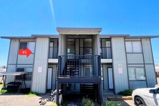 2175 Riviera Blvd in Bullhead City, AZ - Building Photo