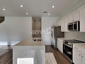 6551 Atlantic Bch Ave in Wesley Chapel, FL - Building Photo - Building Photo