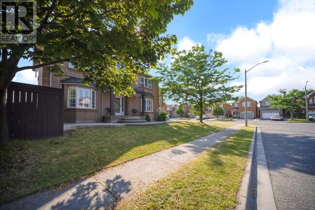 2 Checkerberry Crescent in Brampton, ON - Building Photo - Building Photo