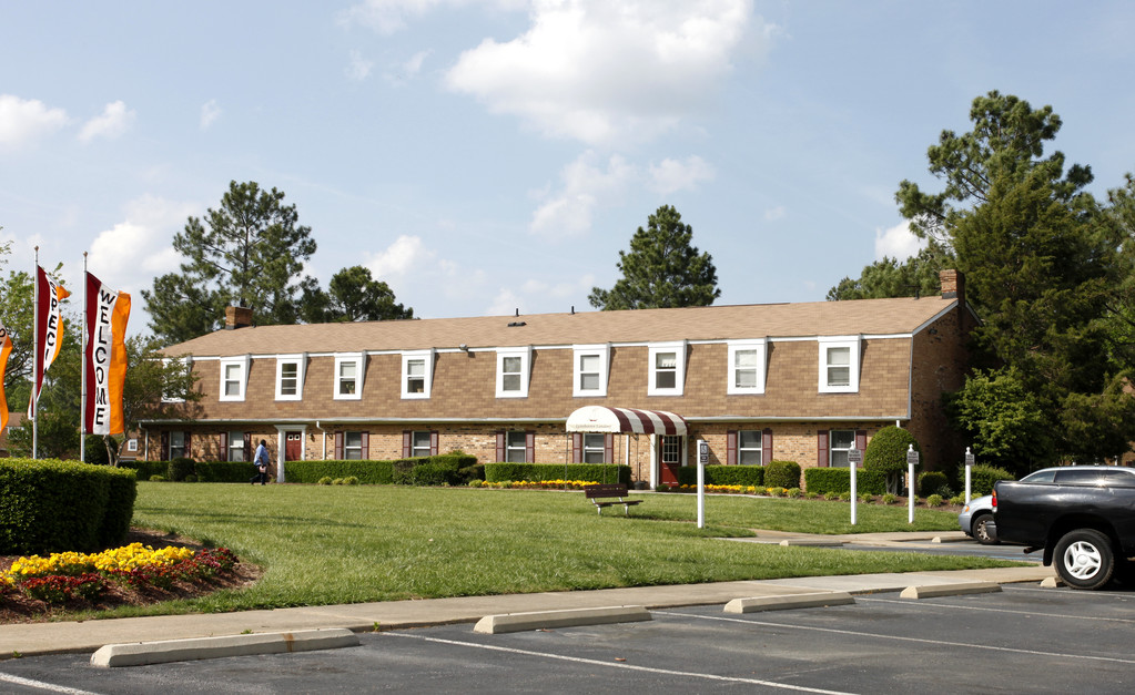 Lynnhaven Landing Apartments in Virginia Beach, VA