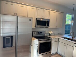 2023 Comstock Ave in North Charleston, SC - Building Photo - Building Photo